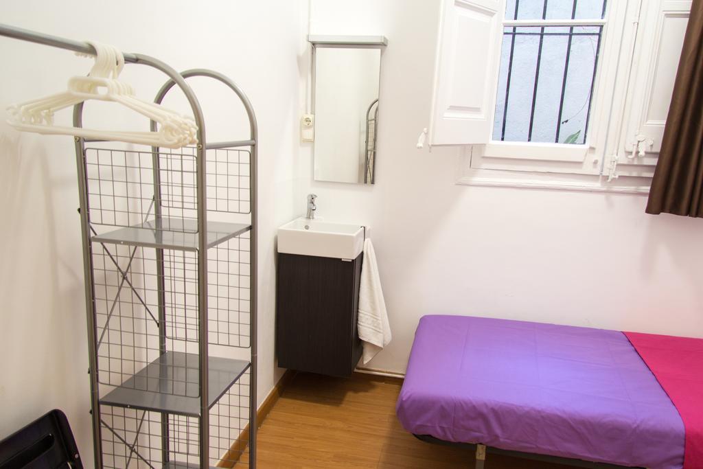 Hostal Mimi Las Ramblas Барселона Екстер'єр фото