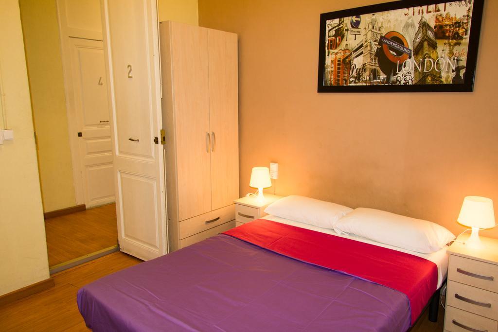 Hostal Mimi Las Ramblas Барселона Екстер'єр фото