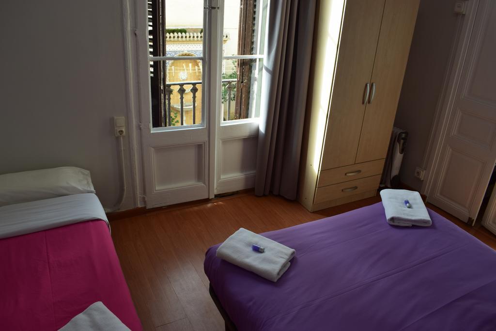 Hostal Mimi Las Ramblas Барселона Екстер'єр фото