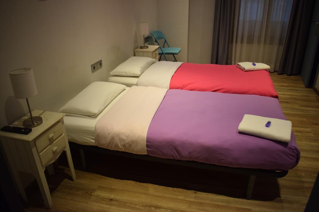 Hostal Mimi Las Ramblas Барселона Екстер'єр фото