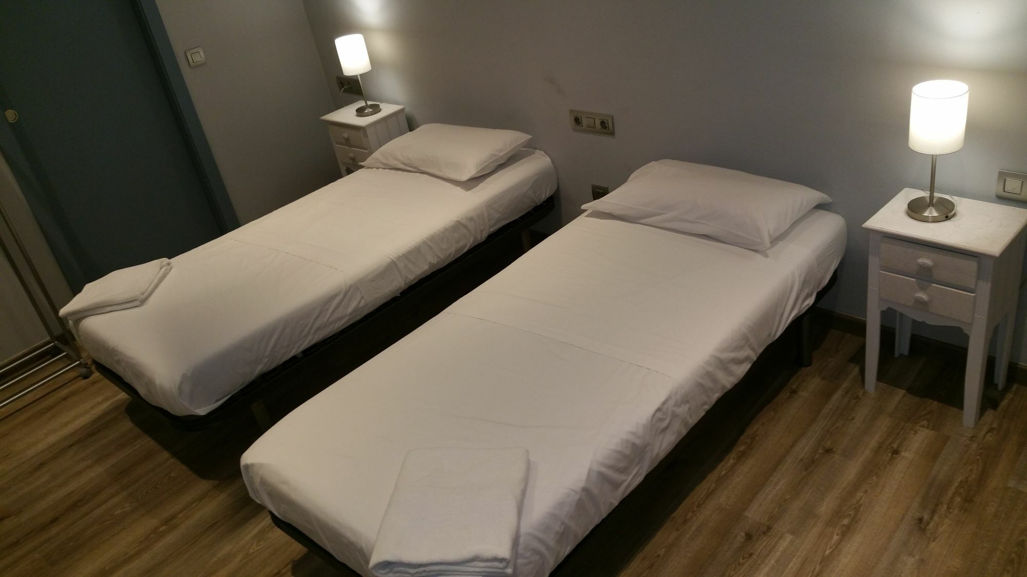 Hostal Mimi Las Ramblas Барселона Екстер'єр фото