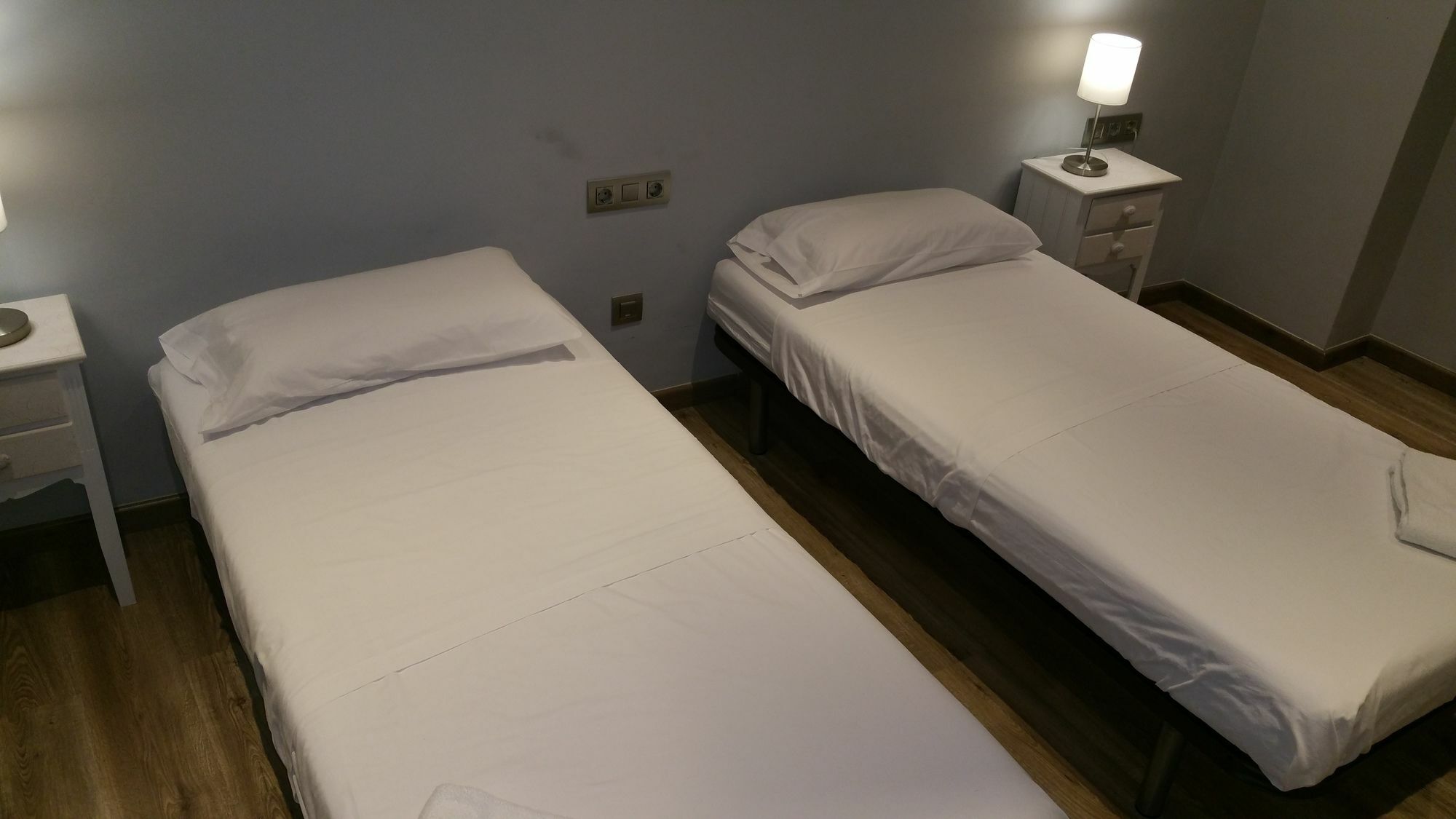 Hostal Mimi Las Ramblas Барселона Екстер'єр фото